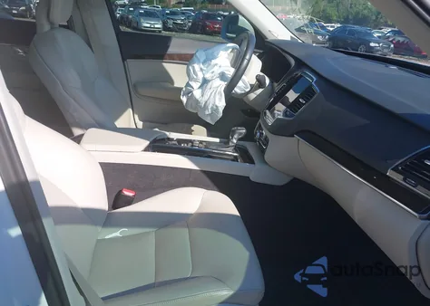 2018 Volvo Xc90 T6 Momentum from USA, damaged, VIN YV4A22PK8J1390629